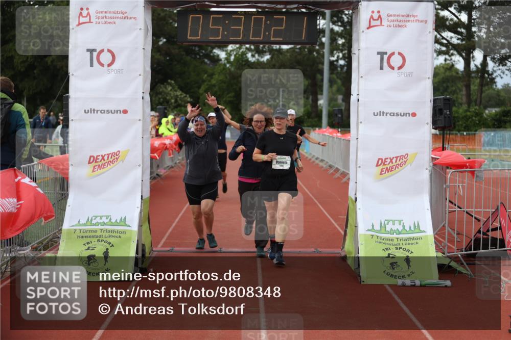 14.06.2026 - 7 Türme Triathlon Andreas Tolksdorf http://msf.ph/oto/9808348 14.06.2026 16:30:20 Ziel 880, 1796 meine-sportfotos.de