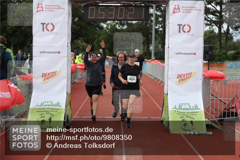 14.06.2026 - 7 Türme Triathlon Andreas Tolksdorf http://msf.ph/oto/9808350 14.06.2026 16:30:20 Ziel 880, 1796 meine-sportfotos.de