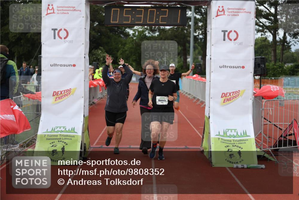 14.06.2026 - 7 Türme Triathlon Andreas Tolksdorf http://msf.ph/oto/9808352 14.06.2026 16:30:20 Ziel 880, 1796 meine-sportfotos.de