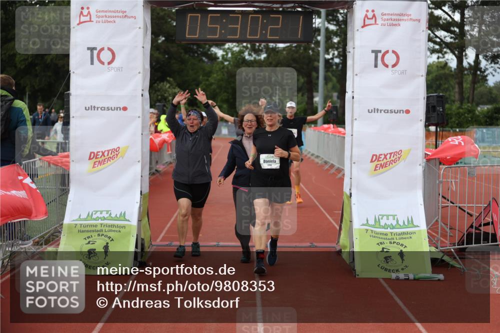 14.06.2026 - 7 Türme Triathlon Andreas Tolksdorf http://msf.ph/oto/9808353 14.06.2026 16:30:20 Ziel 880, 1796 meine-sportfotos.de
