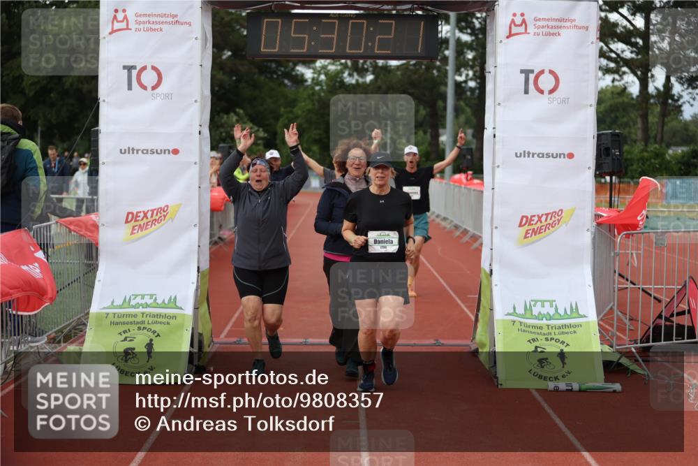 14.06.2026 - 7 Türme Triathlon Andreas Tolksdorf http://msf.ph/oto/9808357 14.06.2026 16:30:20 Ziel 880, 1796 meine-sportfotos.de