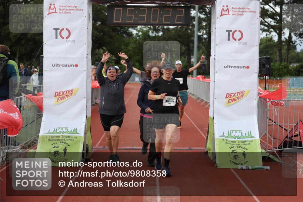 14.06.2026 - 7 Türme Triathlon Andreas Tolksdorf http://msf.ph/oto/9808358 14.06.2026 16:30:21 Ziel 880, 1796 meine-sportfotos.de