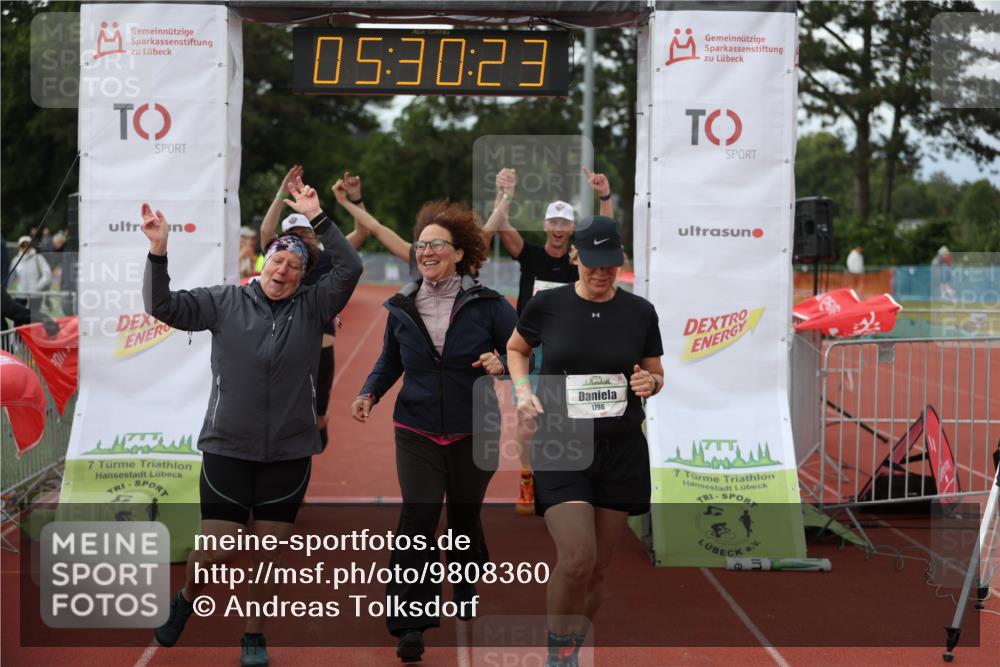 14.06.2026 - 7 Türme Triathlon Andreas Tolksdorf http://msf.ph/oto/9808360 14.06.2026 16:30:22 Ziel 880, 1796 meine-sportfotos.de