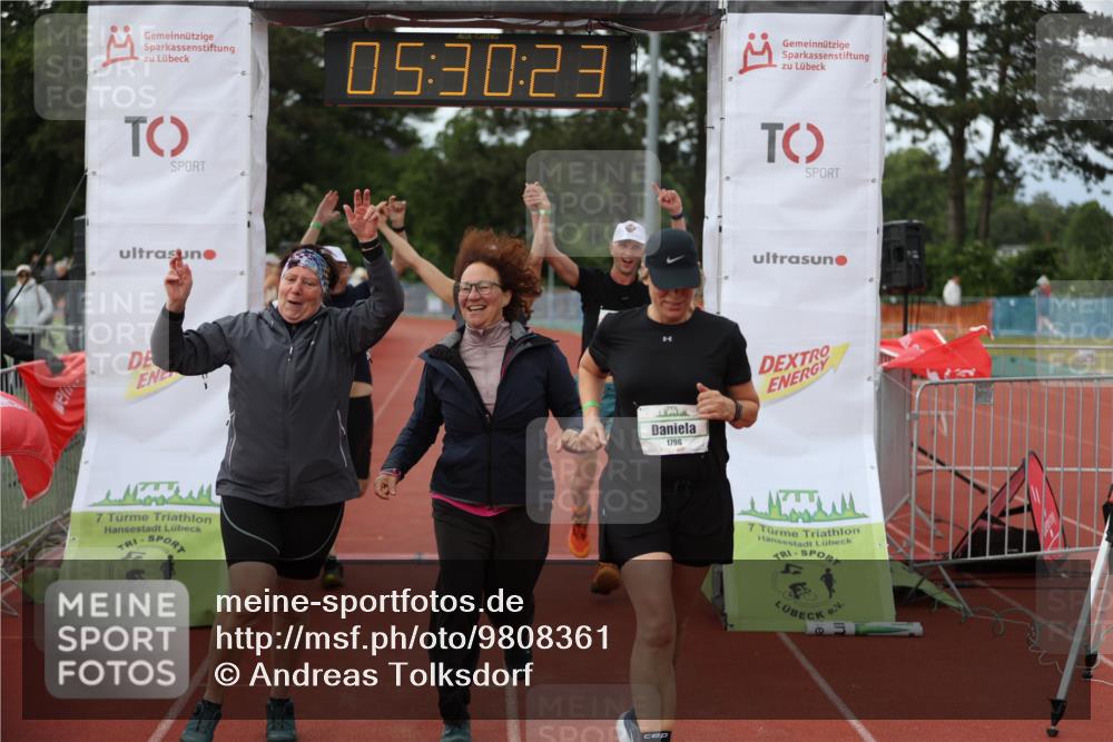 14.06.2026 - 7 Türme Triathlon Andreas Tolksdorf http://msf.ph/oto/9808361 14.06.2026 16:30:22 Ziel 880, 1796 meine-sportfotos.de