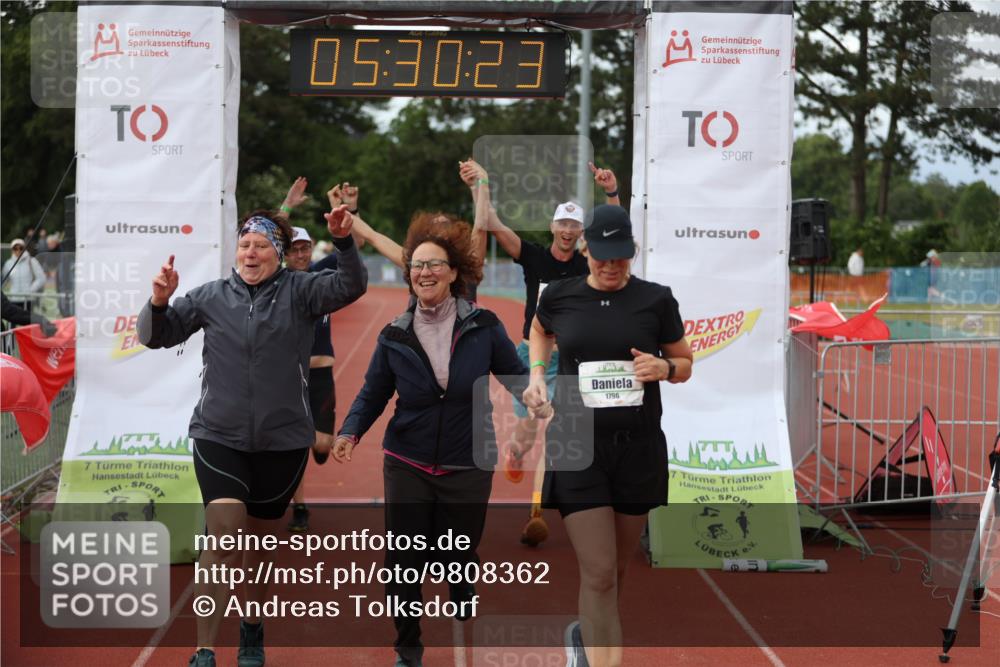 14.06.2026 - 7 Türme Triathlon Andreas Tolksdorf http://msf.ph/oto/9808362 14.06.2026 16:30:22 Ziel 880, 1796 meine-sportfotos.de