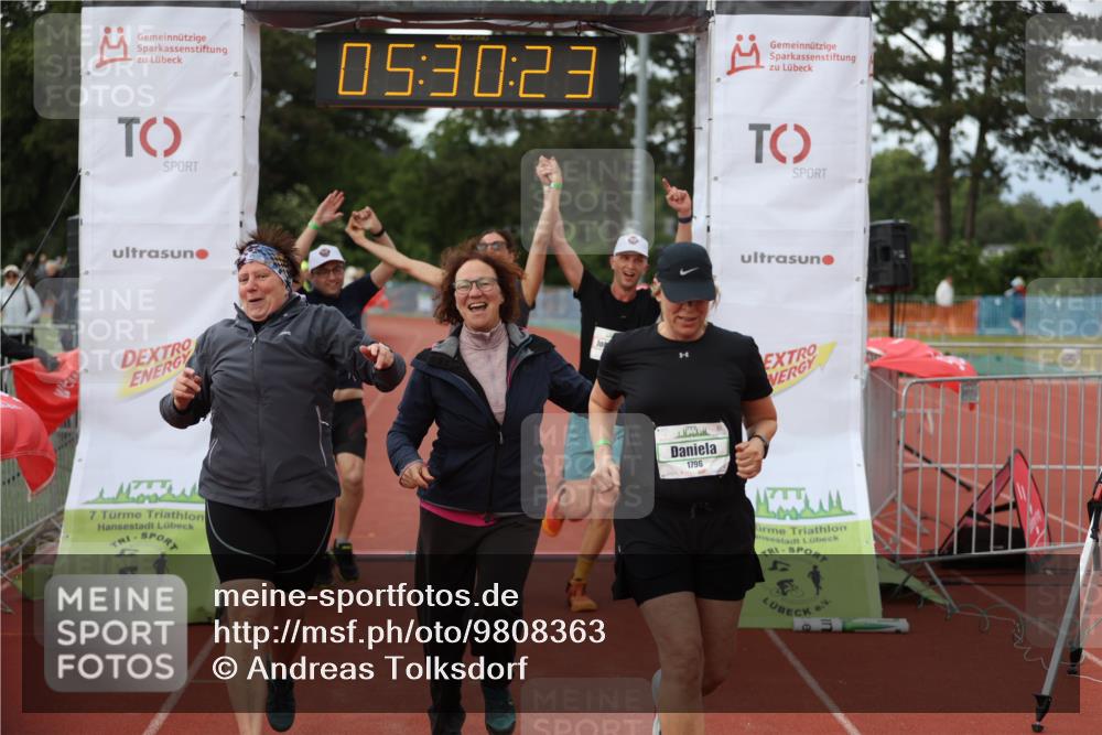 14.06.2026 - 7 Türme Triathlon Andreas Tolksdorf http://msf.ph/oto/9808363 14.06.2026 16:30:22 Ziel 880, 1796 meine-sportfotos.de