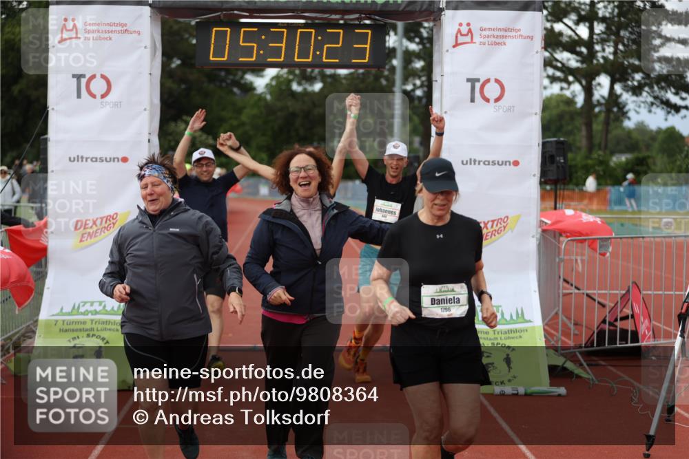14.06.2026 - 7 Türme Triathlon Andreas Tolksdorf http://msf.ph/oto/9808364 14.06.2026 16:30:22 Ziel 880, 1796 meine-sportfotos.de