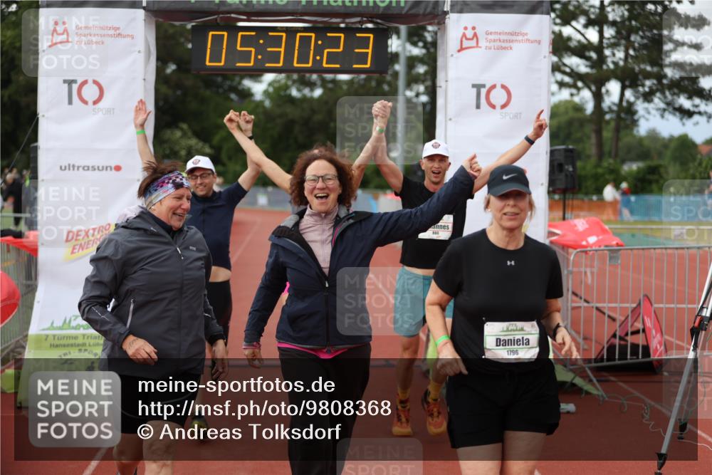 14.06.2026 - 7 Türme Triathlon Andreas Tolksdorf http://msf.ph/oto/9808368 14.06.2026 16:30:22 Ziel 880, 1796 meine-sportfotos.de