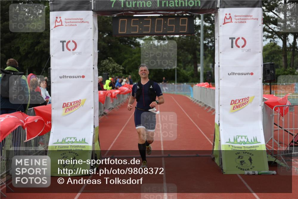 14.06.2026 - 7 Türme Triathlon Andreas Tolksdorf http://msf.ph/oto/9808372 14.06.2026 16:30:58 Ziel 857 meine-sportfotos.de