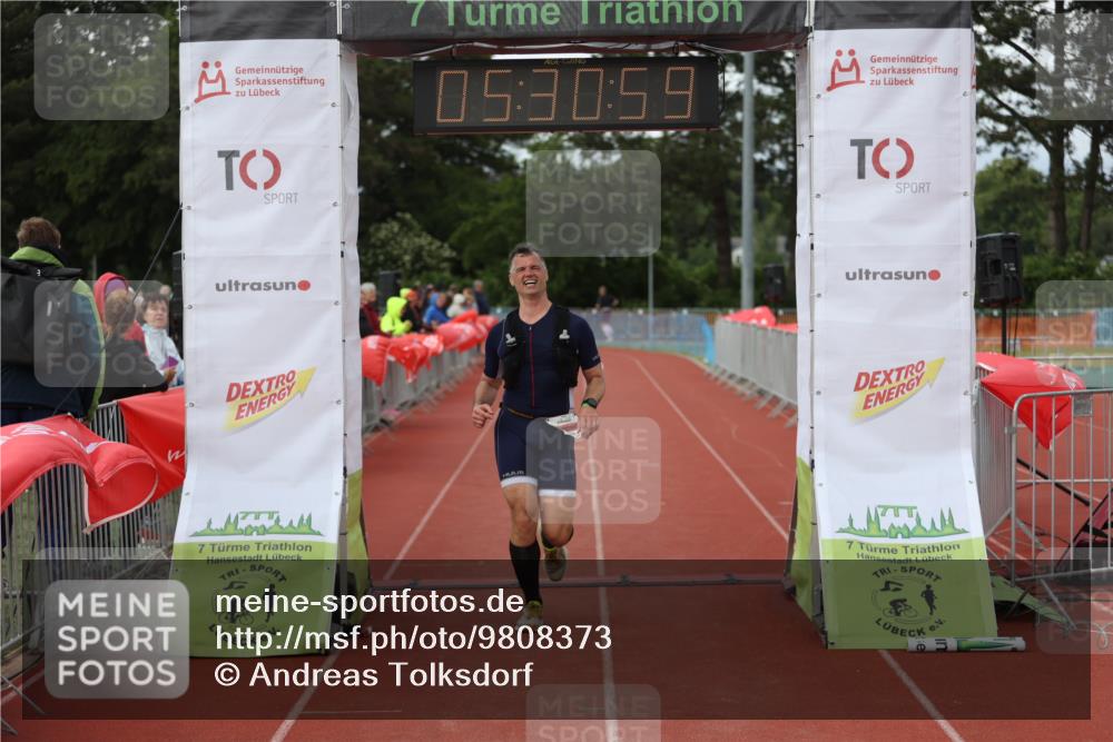 14.06.2026 - 7 Türme Triathlon Andreas Tolksdorf http://msf.ph/oto/9808373 14.06.2026 16:30:58 Ziel 857 meine-sportfotos.de