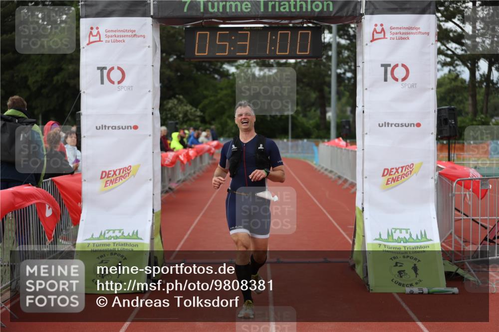 14.06.2026 - 7 Türme Triathlon Andreas Tolksdorf http://msf.ph/oto/9808381 14.06.2026 16:30:59 Ziel 857 meine-sportfotos.de