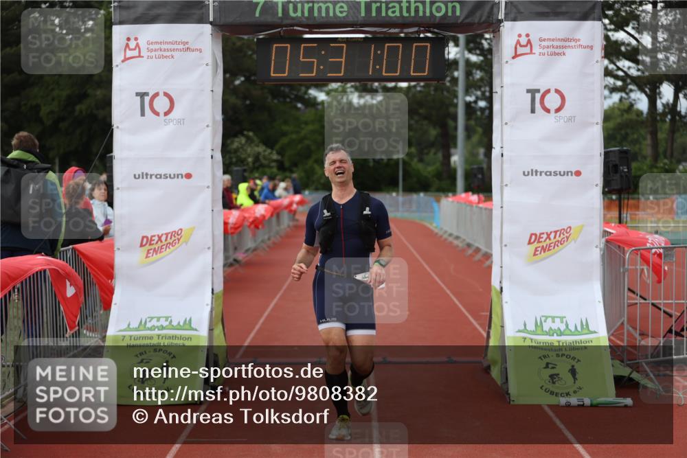 14.06.2026 - 7 Türme Triathlon Andreas Tolksdorf http://msf.ph/oto/9808382 14.06.2026 16:30:59 Ziel 857 meine-sportfotos.de