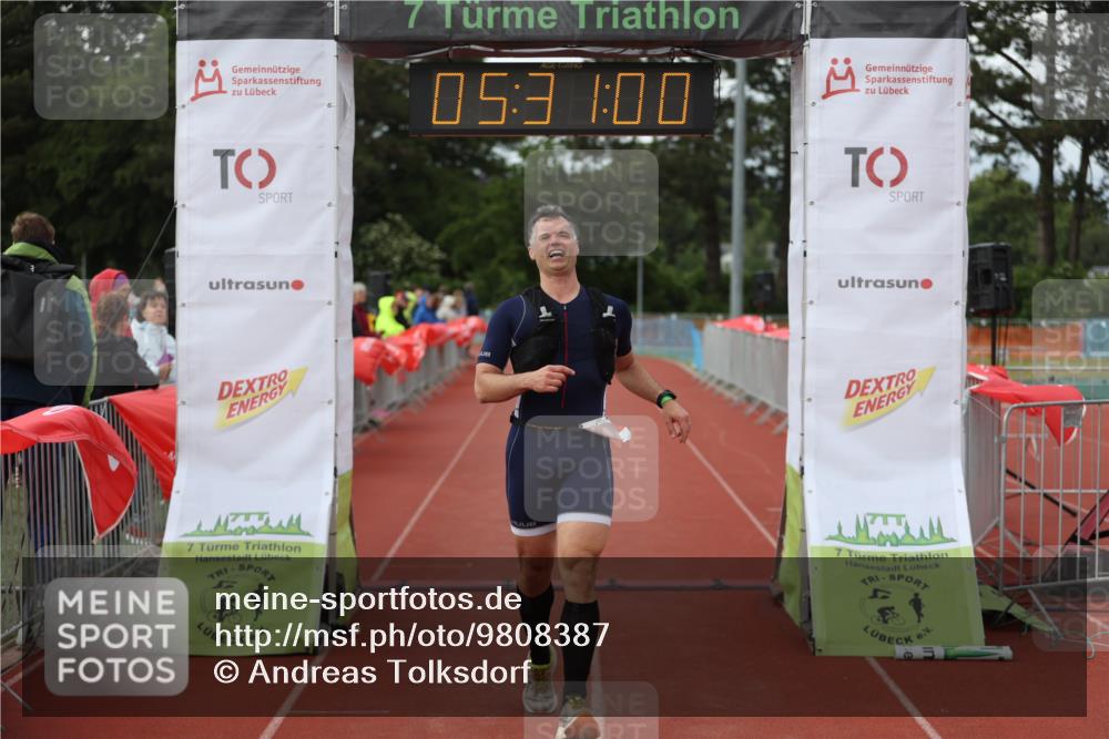 14.06.2026 - 7 Türme Triathlon Andreas Tolksdorf http://msf.ph/oto/9808387 14.06.2026 16:30:59 Ziel 857 meine-sportfotos.de