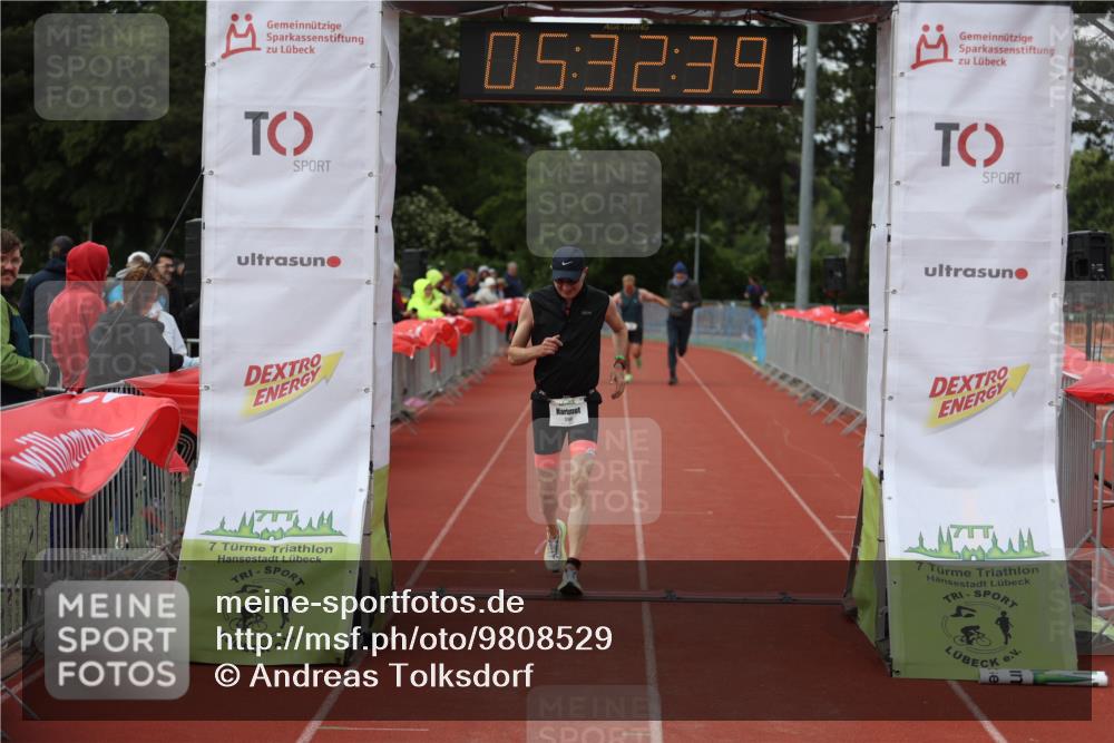 14.06.2026 - 7 Türme Triathlon Andreas Tolksdorf http://msf.ph/oto/9808529 14.06.2026 16:32:37 Ziel 886, 1260 meine-sportfotos.de