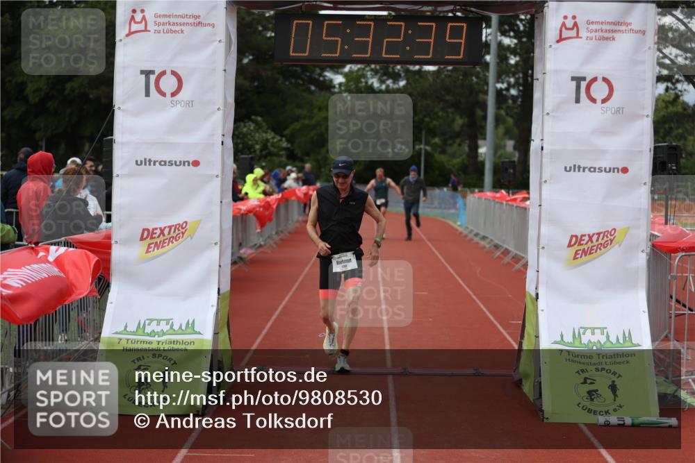 14.06.2026 - 7 Türme Triathlon Andreas Tolksdorf http://msf.ph/oto/9808530 14.06.2026 16:32:37 Ziel 886, 1260 meine-sportfotos.de