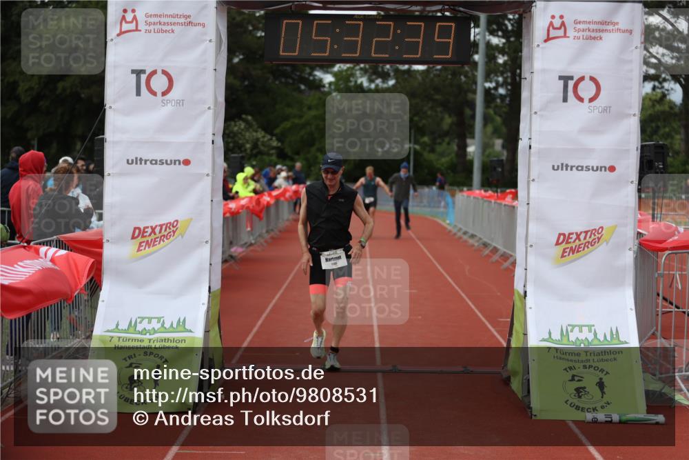 14.06.2026 - 7 Türme Triathlon Andreas Tolksdorf http://msf.ph/oto/9808531 14.06.2026 16:32:37 Ziel 886, 1260 meine-sportfotos.de