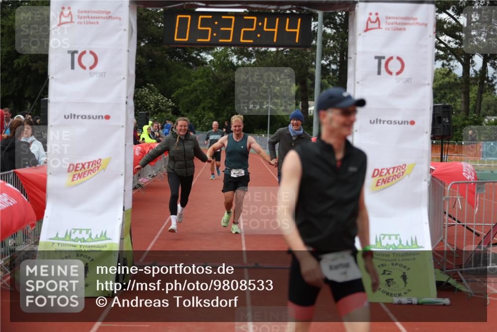 14.06.2026 - 7 Türme Triathlon Andreas Tolksdorf http://msf.ph/oto/9808533 14.06.2026 16:32:42 Ziel 886, 1260 meine-sportfotos.de
