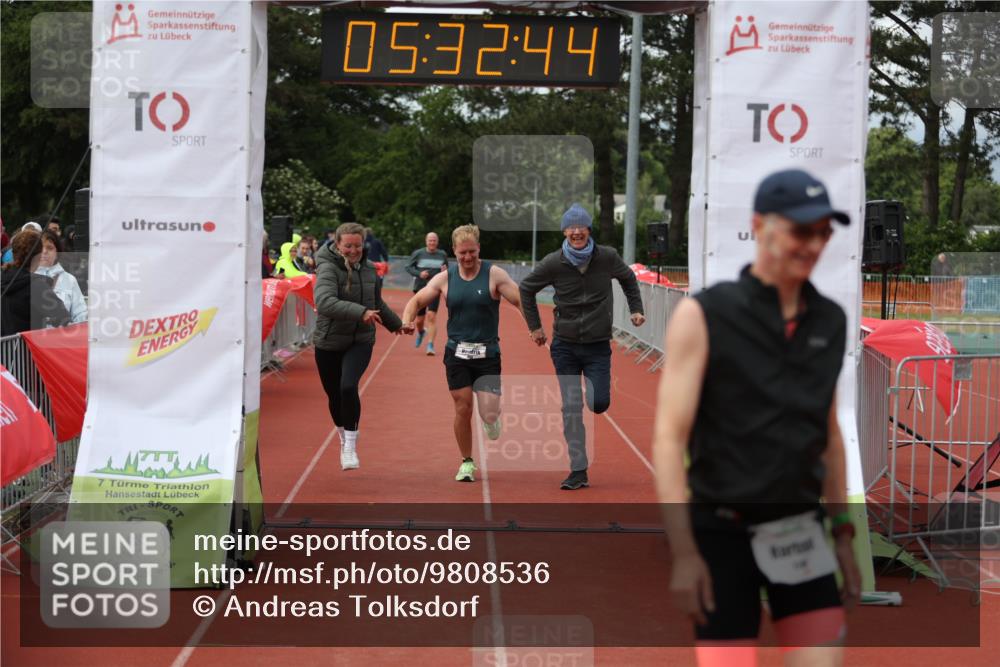 14.06.2026 - 7 Türme Triathlon Andreas Tolksdorf http://msf.ph/oto/9808536 14.06.2026 16:32:42 Ziel 886, 1260 meine-sportfotos.de