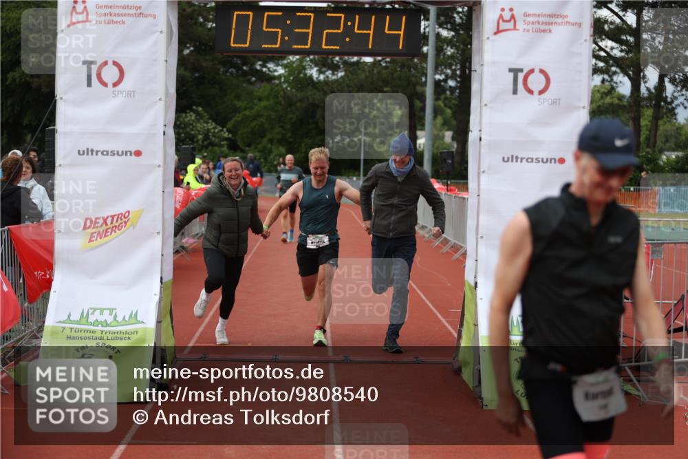 14.06.2026 - 7 Türme Triathlon Andreas Tolksdorf http://msf.ph/oto/9808540 14.06.2026 16:32:43 Ziel 886, 1260, 1325 meine-sportfotos.de