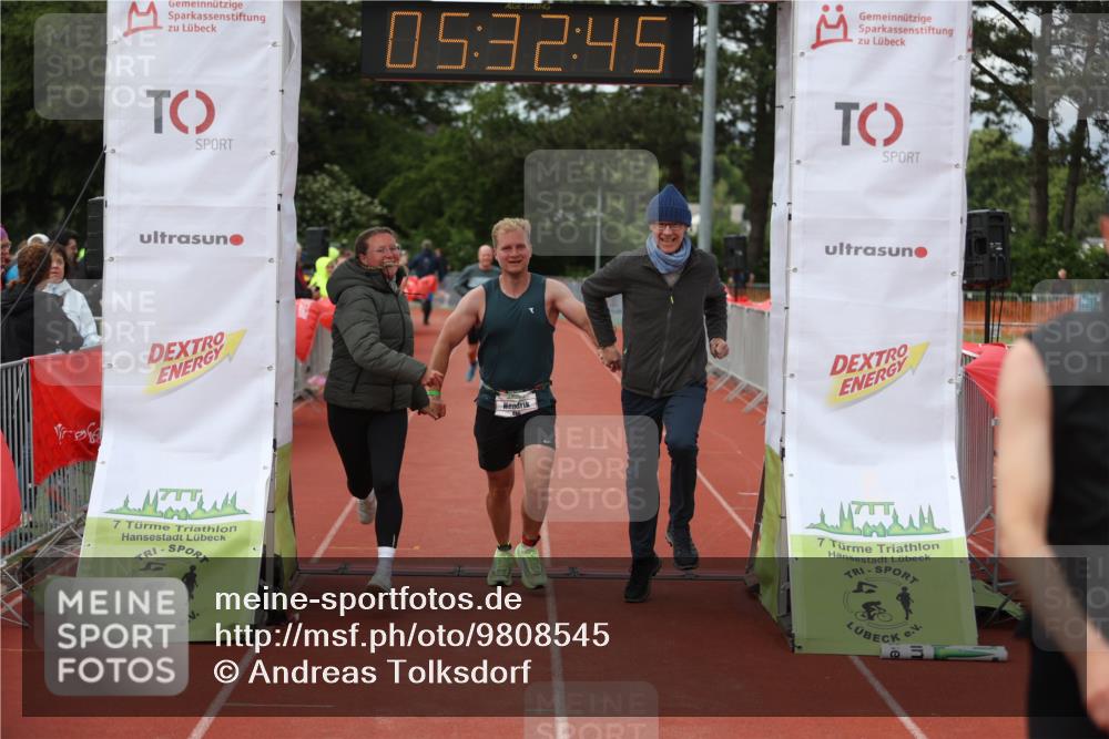 14.06.2026 - 7 Türme Triathlon Andreas Tolksdorf http://msf.ph/oto/9808545 14.06.2026 16:32:43 Ziel 886, 1260, 1325 meine-sportfotos.de