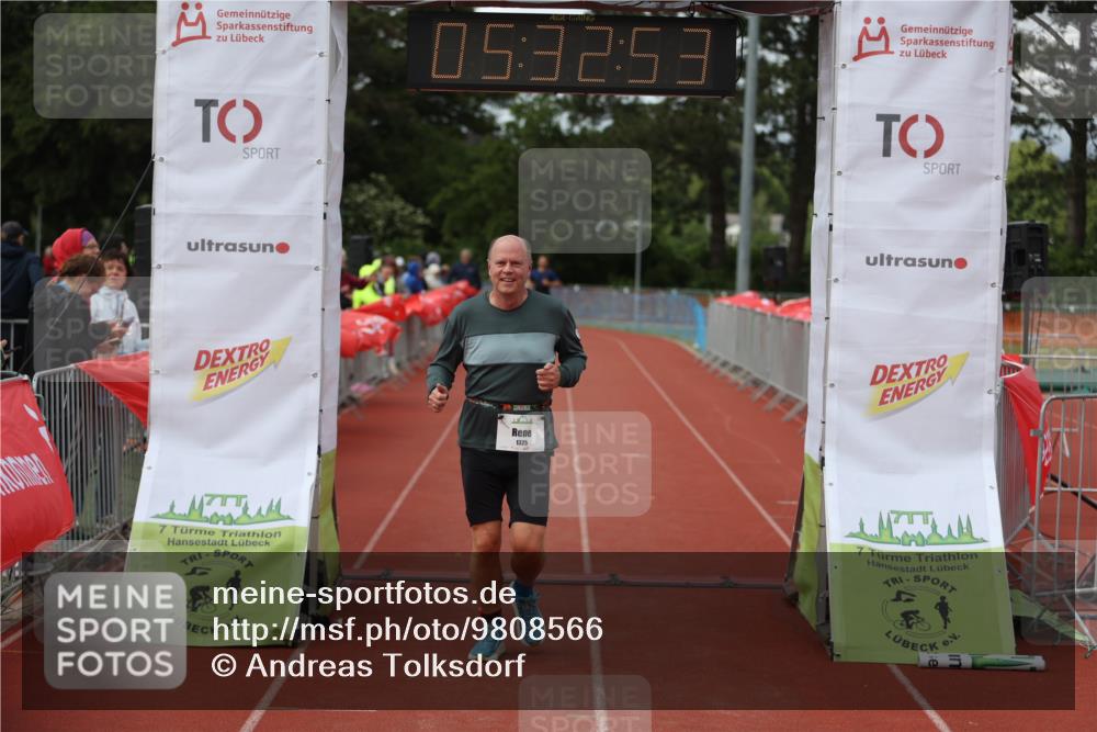 14.06.2026 - 7 Türme Triathlon Andreas Tolksdorf http://msf.ph/oto/9808566 14.06.2026 16:32:51 Ziel 886, 1325 meine-sportfotos.de