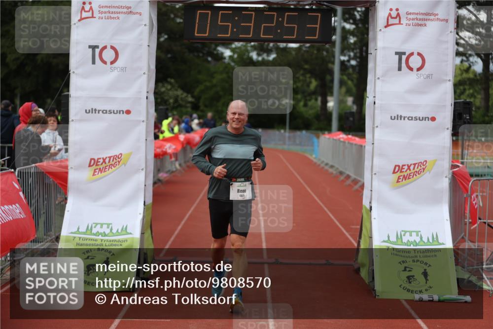 14.06.2026 - 7 Türme Triathlon Andreas Tolksdorf http://msf.ph/oto/9808570 14.06.2026 16:32:51 Ziel 886, 1325 meine-sportfotos.de