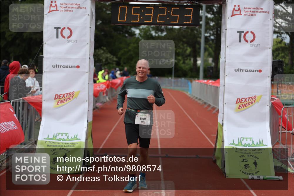 14.06.2026 - 7 Türme Triathlon Andreas Tolksdorf http://msf.ph/oto/9808574 14.06.2026 16:32:52 Ziel 886, 1325 meine-sportfotos.de