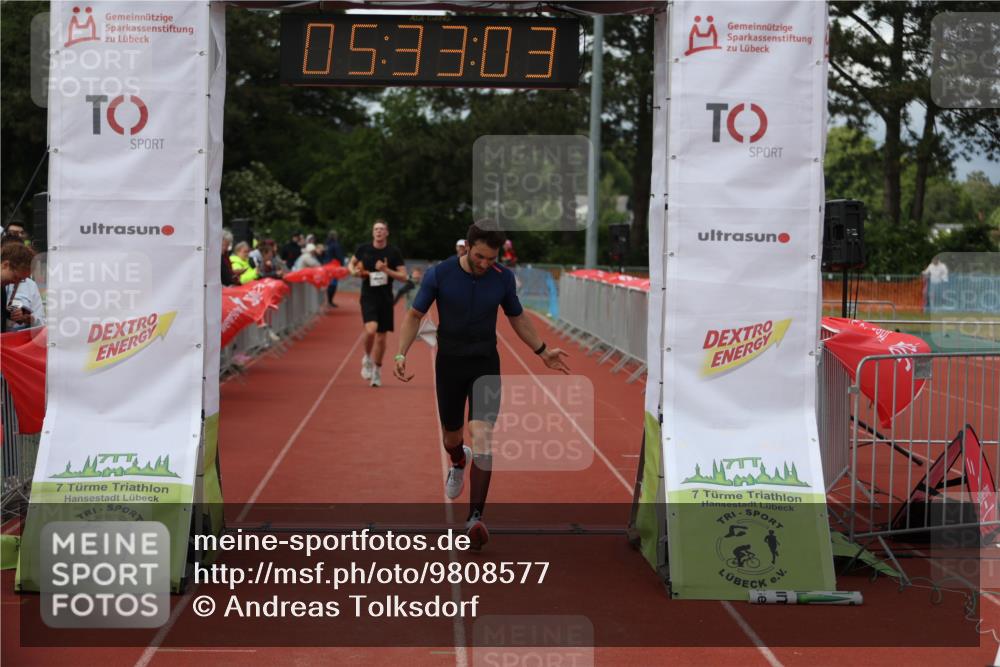 14.06.2026 - 7 Türme Triathlon Andreas Tolksdorf http://msf.ph/oto/9808577 14.06.2026 16:33:01 Ziel 733, 1230 meine-sportfotos.de