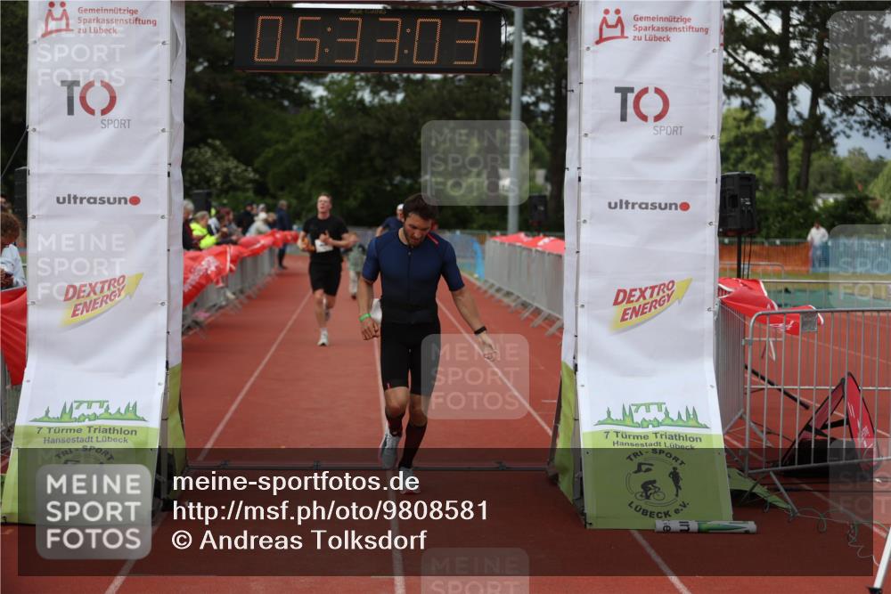 14.06.2026 - 7 Türme Triathlon Andreas Tolksdorf http://msf.ph/oto/9808581 14.06.2026 16:33:01 Ziel 733, 1230 meine-sportfotos.de