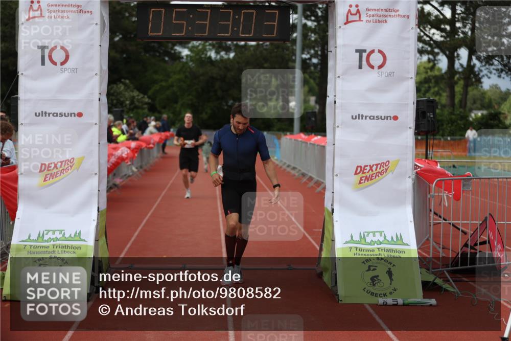 14.06.2026 - 7 Türme Triathlon Andreas Tolksdorf http://msf.ph/oto/9808582 14.06.2026 16:33:02 Ziel 733, 1230 meine-sportfotos.de