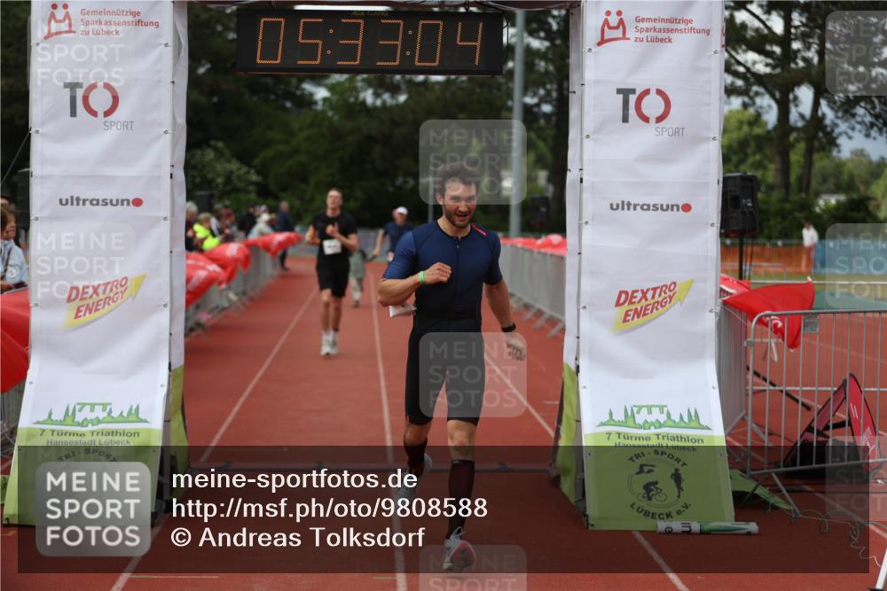 14.06.2026 - 7 Türme Triathlon Andreas Tolksdorf http://msf.ph/oto/9808588 14.06.2026 16:33:02 Ziel 733, 1230 meine-sportfotos.de