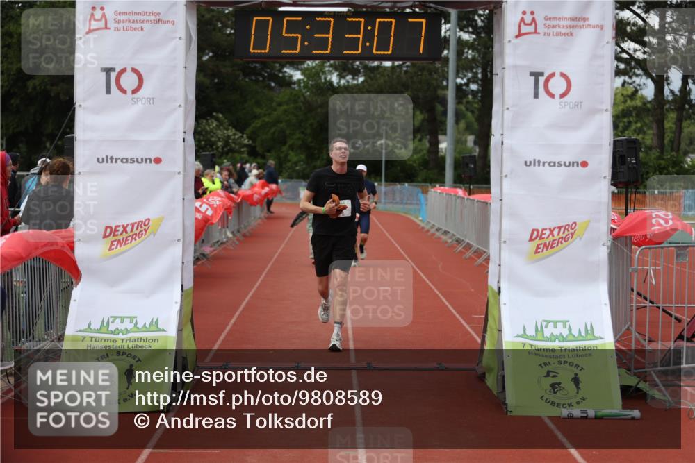 14.06.2026 - 7 Türme Triathlon Andreas Tolksdorf http://msf.ph/oto/9808589 14.06.2026 16:33:05 Ziel 733, 870, 1230 meine-sportfotos.de