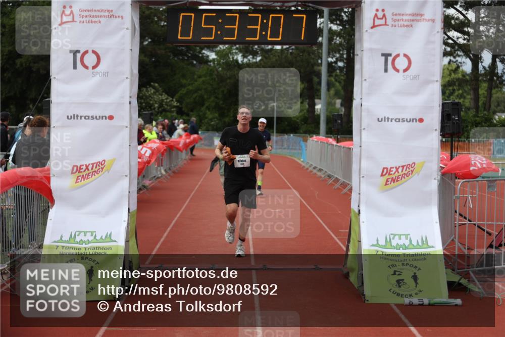14.06.2026 - 7 Türme Triathlon Andreas Tolksdorf http://msf.ph/oto/9808592 14.06.2026 16:33:05 Ziel 733, 870, 1230 meine-sportfotos.de