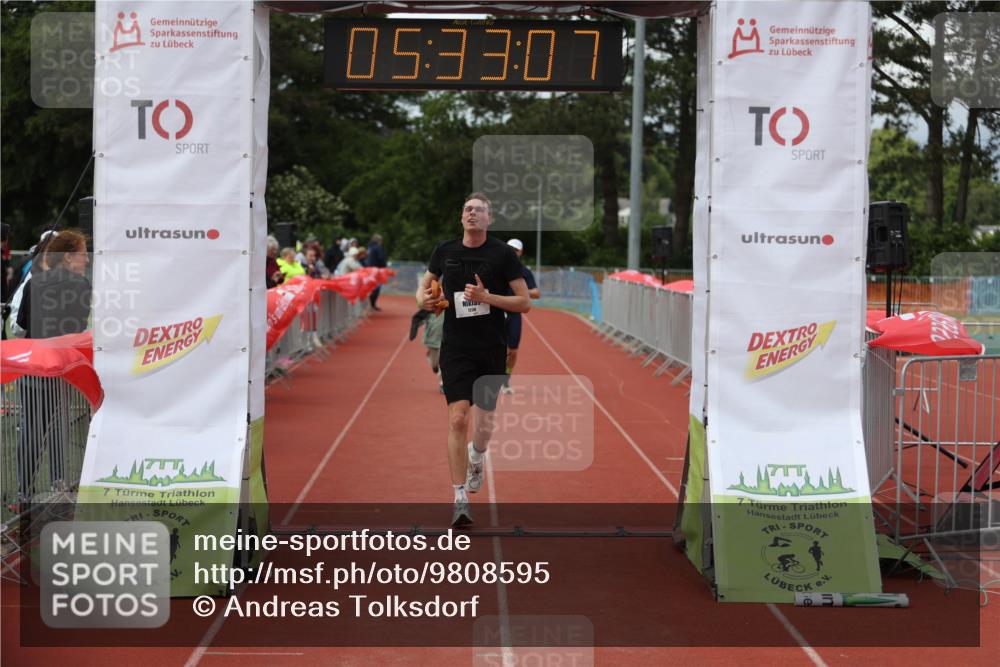 14.06.2026 - 7 Türme Triathlon Andreas Tolksdorf http://msf.ph/oto/9808595 14.06.2026 16:33:05 Ziel 733, 870, 1230 meine-sportfotos.de
