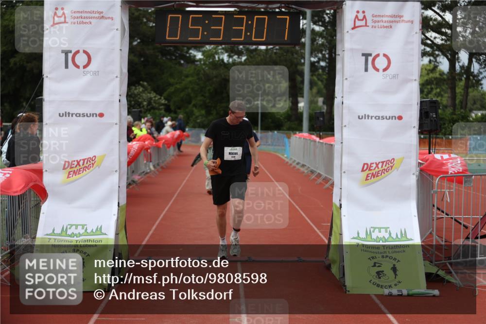 14.06.2026 - 7 Türme Triathlon Andreas Tolksdorf http://msf.ph/oto/9808598 14.06.2026 16:33:05 Ziel 733, 870, 1230 meine-sportfotos.de