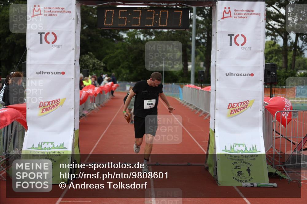 14.06.2026 - 7 Türme Triathlon Andreas Tolksdorf http://msf.ph/oto/9808601 14.06.2026 16:33:06 Ziel 733, 870, 1230 meine-sportfotos.de