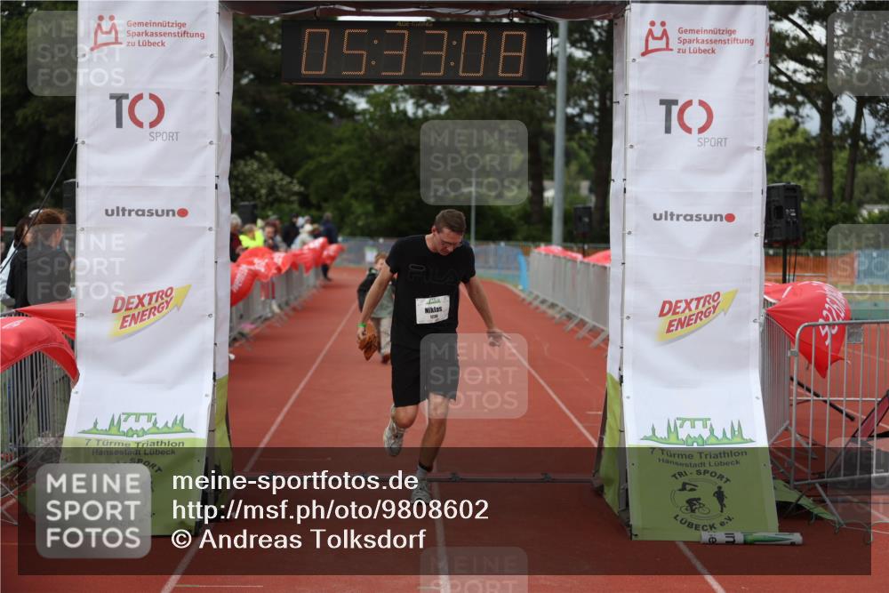 14.06.2026 - 7 Türme Triathlon Andreas Tolksdorf http://msf.ph/oto/9808602 14.06.2026 16:33:06 Ziel 733, 870, 1230 meine-sportfotos.de