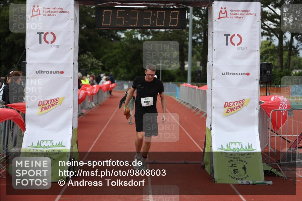 14.06.2026 - 7 Türme Triathlon Andreas Tolksdorf http://msf.ph/oto/9808603 14.06.2026 16:33:06 Ziel 733, 870, 1230 meine-sportfotos.de