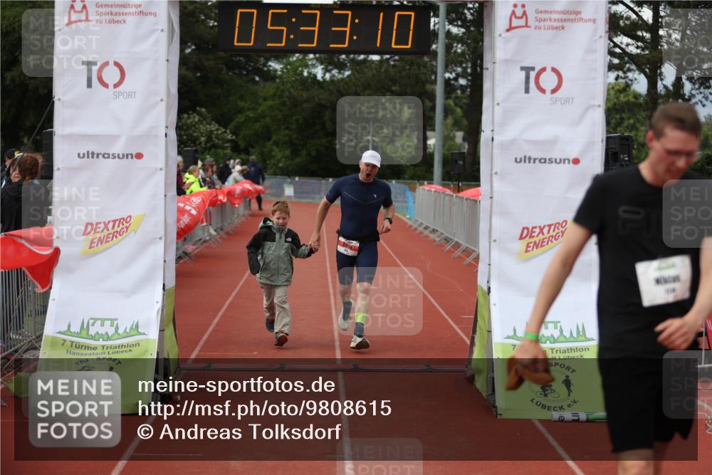 14.06.2026 - 7 Türme Triathlon Andreas Tolksdorf http://msf.ph/oto/9808615 14.06.2026 16:33:09 Ziel 733, 870, 1230 meine-sportfotos.de