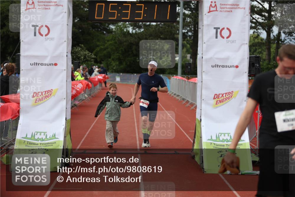 14.06.2026 - 7 Türme Triathlon Andreas Tolksdorf http://msf.ph/oto/9808619 14.06.2026 16:33:09 Ziel 733, 870, 1230 meine-sportfotos.de