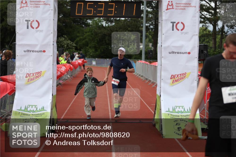 14.06.2026 - 7 Türme Triathlon Andreas Tolksdorf http://msf.ph/oto/9808620 14.06.2026 16:33:09 Ziel 733, 870, 1230 meine-sportfotos.de