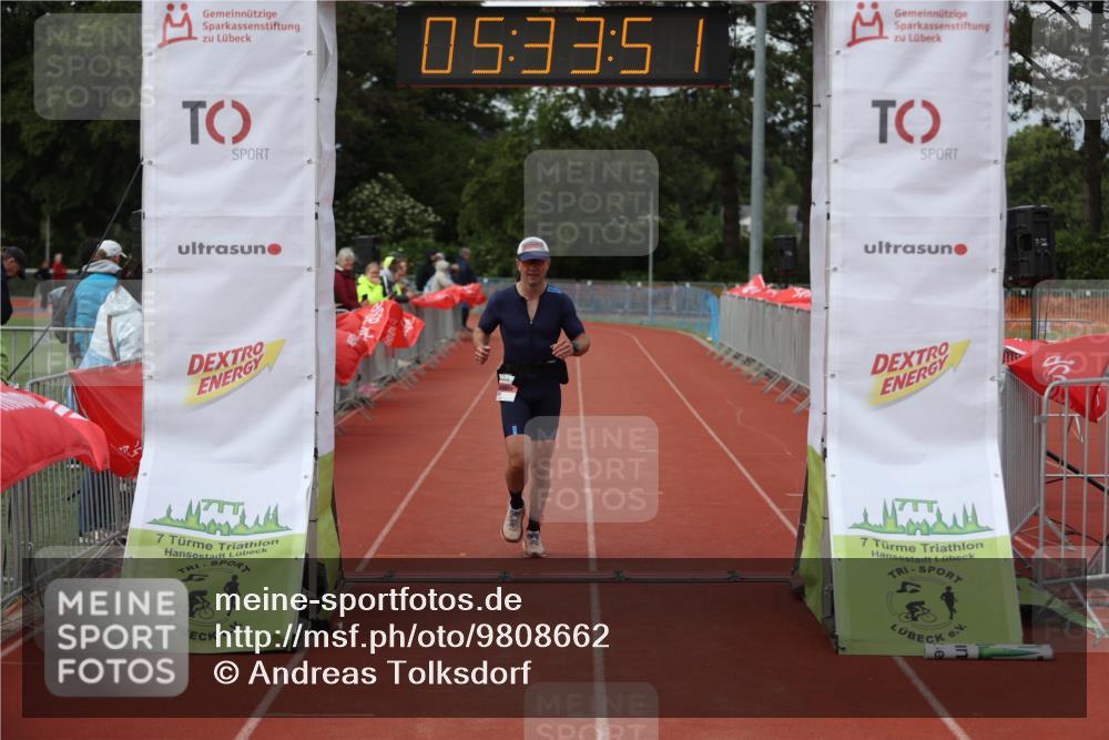 14.06.2026 - 7 Türme Triathlon Andreas Tolksdorf http://msf.ph/oto/9808662 14.06.2026 16:33:49 Ziel 735 meine-sportfotos.de