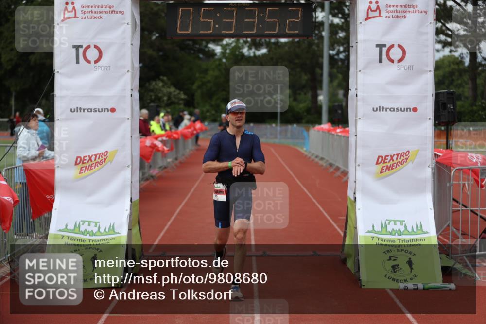 14.06.2026 - 7 Türme Triathlon Andreas Tolksdorf http://msf.ph/oto/9808680 14.06.2026 16:33:50 Ziel 735 meine-sportfotos.de