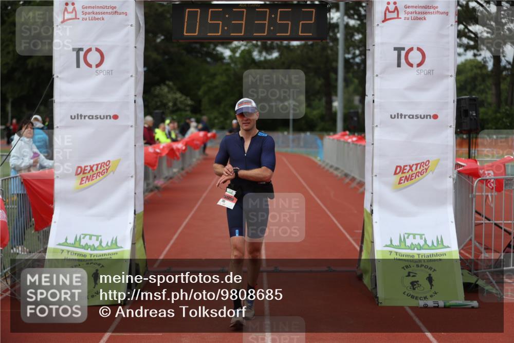 14.06.2026 - 7 Türme Triathlon Andreas Tolksdorf http://msf.ph/oto/9808685 14.06.2026 16:33:51 Ziel 735 meine-sportfotos.de
