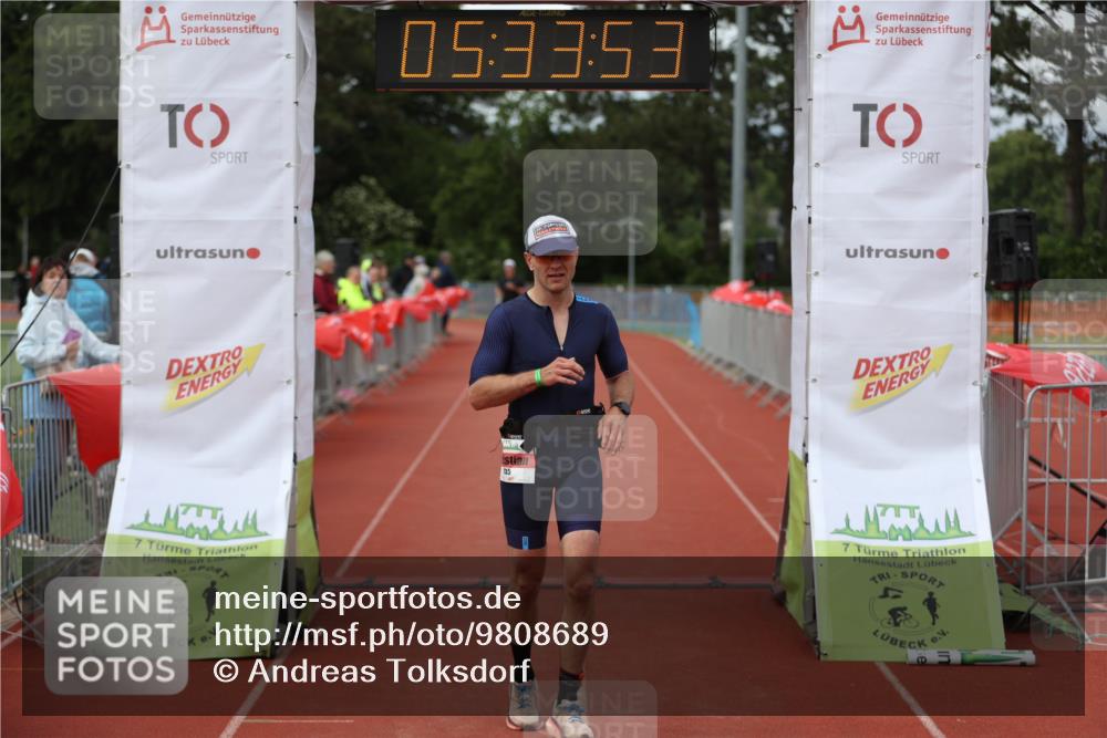 14.06.2026 - 7 Türme Triathlon Andreas Tolksdorf http://msf.ph/oto/9808689 14.06.2026 16:33:51 Ziel 735 meine-sportfotos.de