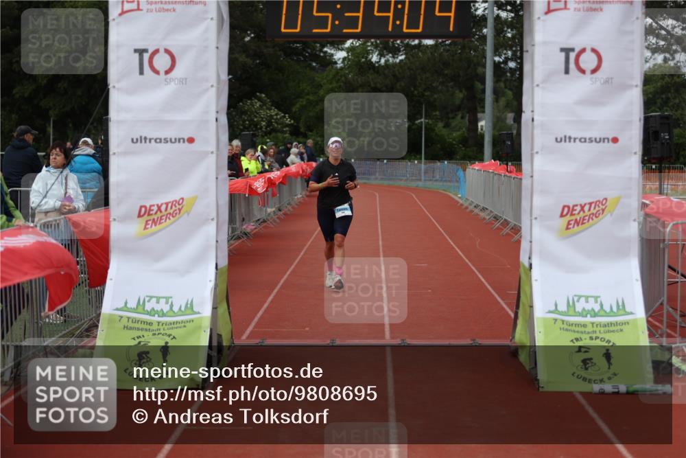 14.06.2026 - 7 Türme Triathlon Andreas Tolksdorf http://msf.ph/oto/9808695 14.06.2026 16:34:03 Ziel 949 meine-sportfotos.de
