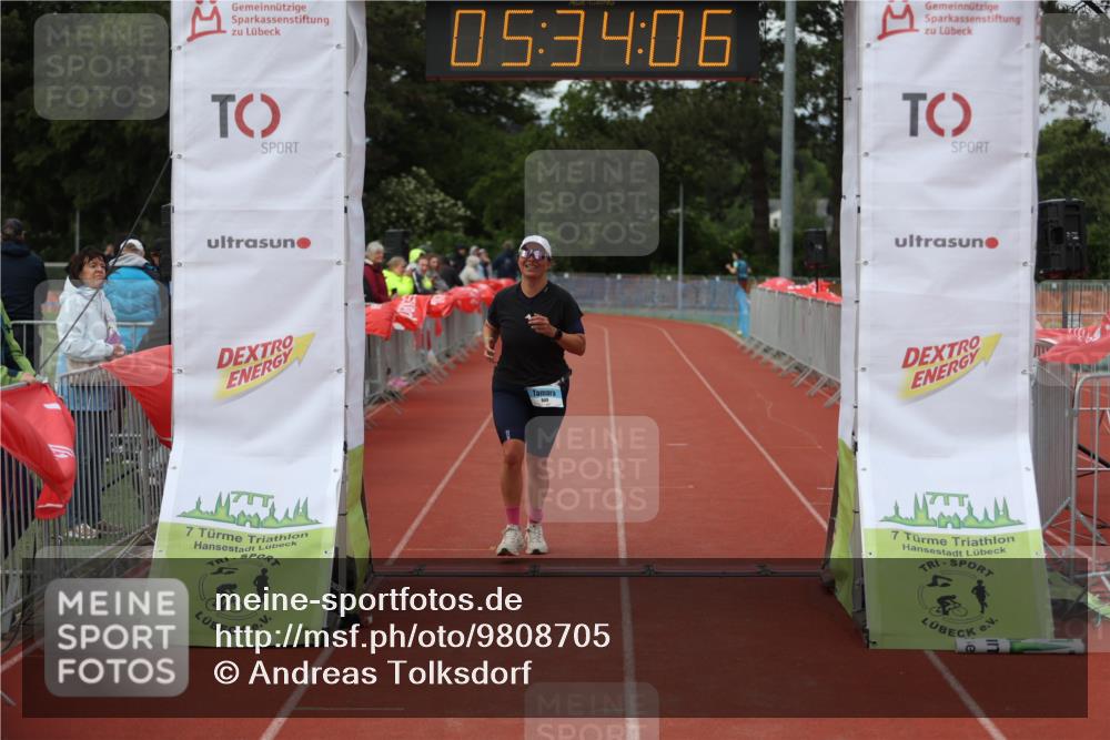 14.06.2026 - 7 Türme Triathlon Andreas Tolksdorf http://msf.ph/oto/9808705 14.06.2026 16:34:04 Ziel 949 meine-sportfotos.de