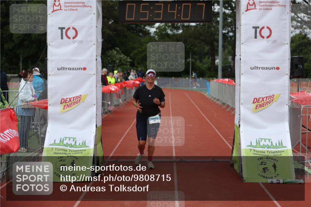 14.06.2026 - 7 Türme Triathlon Andreas Tolksdorf http://msf.ph/oto/9808715 14.06.2026 16:34:05 Ziel 949 meine-sportfotos.de