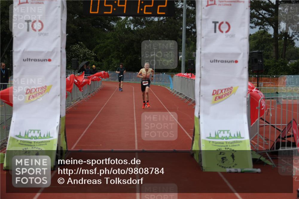 14.06.2026 - 7 Türme Triathlon Andreas Tolksdorf http://msf.ph/oto/9808784 14.06.2026 16:47:20 Ziel 826 meine-sportfotos.de