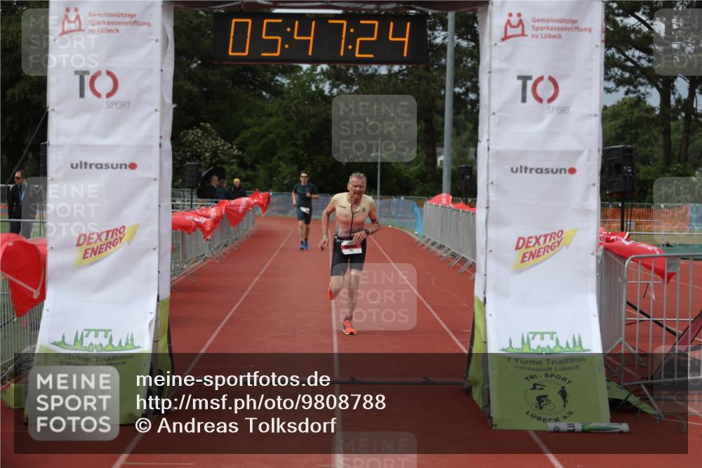 14.06.2026 - 7 Türme Triathlon Andreas Tolksdorf http://msf.ph/oto/9808788 14.06.2026 16:47:23 Ziel 826 meine-sportfotos.de